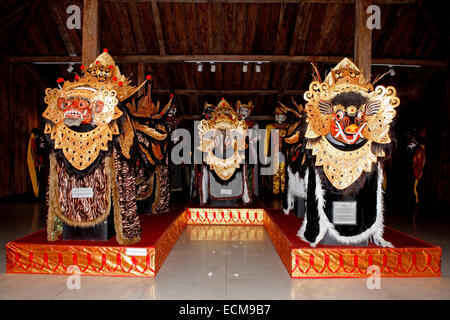 Barong maschere. Setia Darma Casa di maschere e marionette, Mas, Ubud, Bali, Indonesia Foto Stock