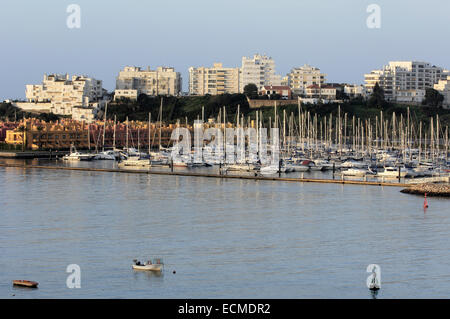 Portimao vista da Ferragudo, Algarve, Portogallo, Europa Foto Stock