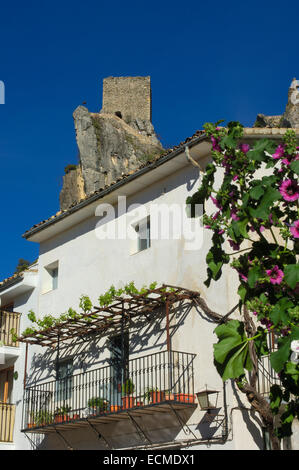 La Iruela castello, Sierra de Cazorla, Segura y Las Villas parco naturale, Provincia di Jaen, Andalusia, Spagna, Europa Foto Stock