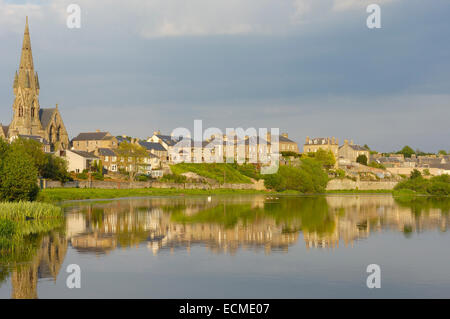 Kelso Village e Tweed River, Scottish Borders, Scotland, Regno Unito, Europa Foto Stock