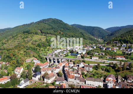 Vista dal castello di Hornberg e Gutachtal, Foresta Nera, Baden-Württemberg, Germania Foto Stock