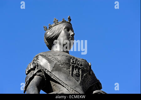 Statua della Regina Isabella II, Plaza Isabel II, centro città, Madrid, Spagna Foto Stock