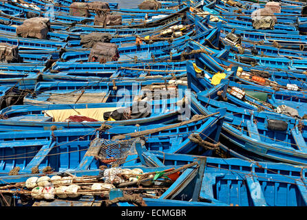 Barche da pesca in porto a Essaouira Atlantico del nord del Marocco del Nord Africa Foto Stock