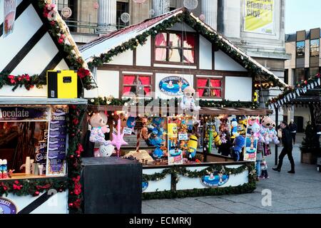 Nottingham mercatino di Natale 2014. Peluche di stallo del mercato Foto Stock