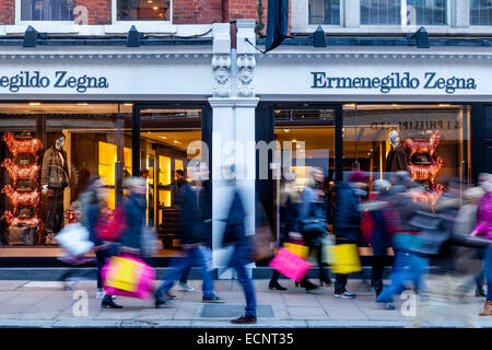 Ermenegildo Zegna negozio di abbigliamento in New Bond Street a Londra, Inghilterra Foto Stock