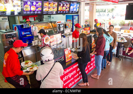 Interno di una lotteria un ristorante fast food in Da Lat, Vietnam. Foto Stock