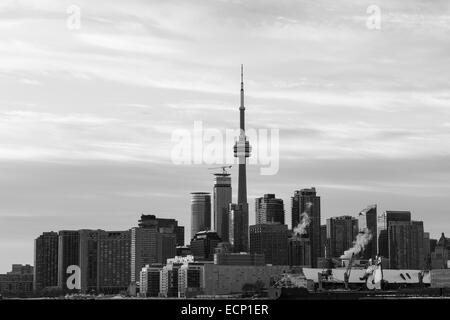 Parte del cielo di Toronto da est in bianco e nero e wite Foto Stock