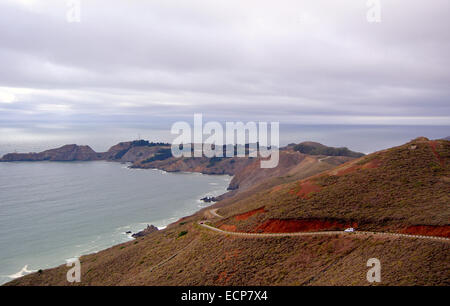 Hwy 1 strada che conduce a Fort Cronkhite e Rodeo beach a Marin County in California Foto Stock