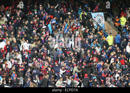 Marrakech, Marocco. Xvii Dec, 2014. FIFA Coppa del Mondo per Club. San Lorenzo rispetto a Auckland City semi-finale. Il San Lorenzo tifosi celebrano il loro primo obiettivo © Azione Sport Plus/Alamy Live News Foto Stock