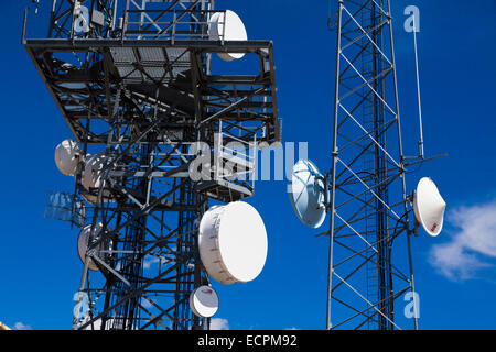 Una trasmissione wireless da torre a lobo punto sulla Divisione Continentale - Colorado Rockies Foto Stock