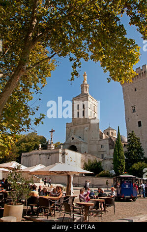 Avignon Palazzo Papale del Palais des Papes francese Francia Provenza Foto Stock