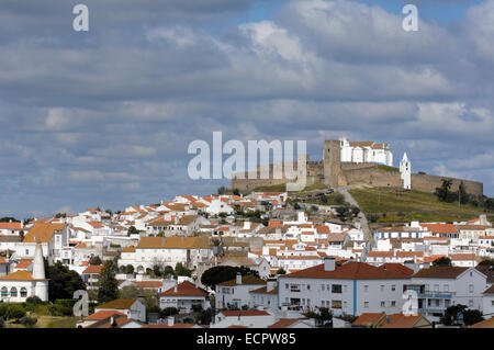Castello e città, arraiolos, Alentejo, Portogallo, Europa Foto Stock