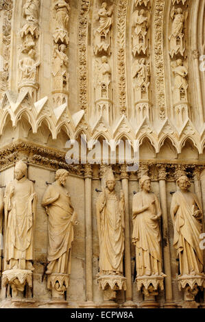 Statue, Cattedrale di Reims, Champagne, Francia, Europa Foto Stock