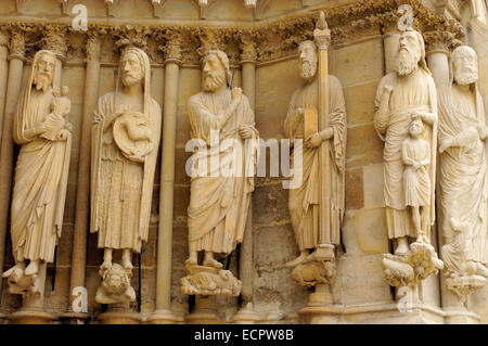 Statue, Cattedrale di Reims, Champagne, Francia, Europa Foto Stock