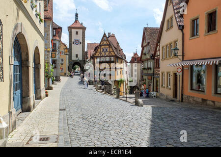 Germania: famosa Plönlein con Kobolzeller Steige a Rothenburg ob der Tauber, Baviera. Foto da 15. Giugno 2013. Foto Stock