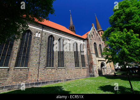 La Basilica di San Pietro a Schleswig è uno dei monumenti più importanti di Schleswig-Holstein. Si tratta di una chiesa di predicazione. Foto: Klaus Nowottnick Data: 27 Maggio 2012 Foto Stock