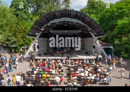 Performance al teatro openair nel Parco di Vondel Amsterdam Foto Stock