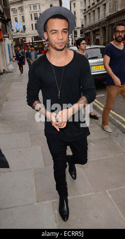 LCM S/S 2015: presentazione Velsvoir & Party a Sketch, Conduit Street, Londra dotata: Aston Merrygold dove: Londra, Regno Unito quando: 15 Giu 2014 Foto Stock