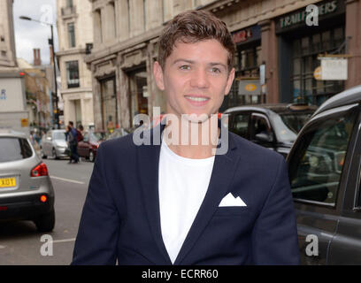 LCM S/S 2015: presentazione Velsvoir & Party a Sketch, Conduit Street, Londra dotata: Luca Campbell dove: Londra, Regno Unito quando: 15 Giu 2014 Foto Stock