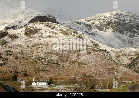 Ostello della gioventù nella miniera di rame abbandonata edifici al piede del Vecchio di Coniston nei monti Pennini, Inghilterra Foto Stock