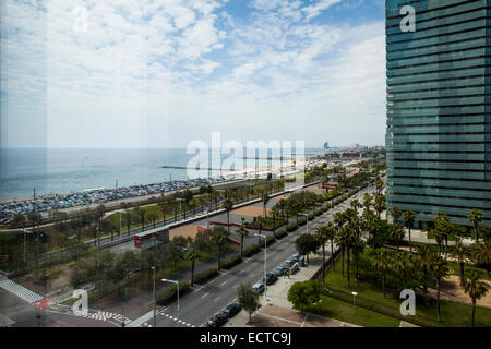 Mare Mediterraneo da Barcelona 22@ quartiere, Spagna Foto Stock