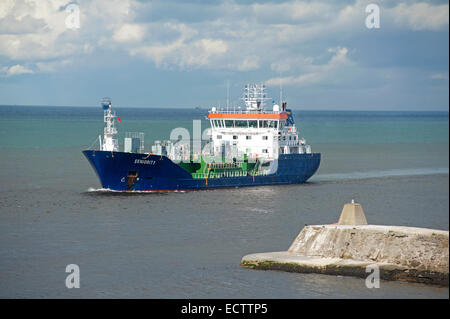 Il Regno Unito registered Oil Chemical Tanker 'Seniority' di entrare nel fiume Dee che si avvicina al porto di Aberdeen. SCO 9380 Foto Stock