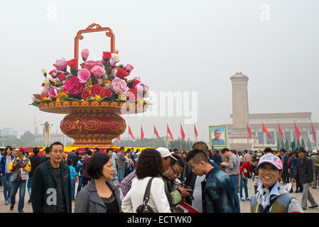 Piazza Tiananmen durante il giorno festivo, Pechino, Cina Foto Stock