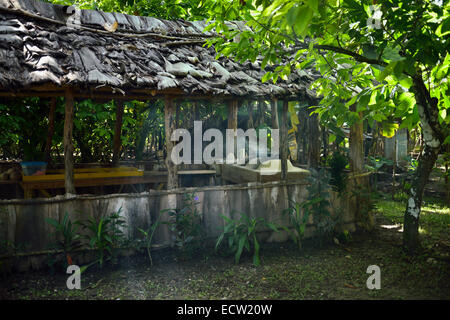 Cioccolata calda e caffè cottura alla brace coperti in una sala da pranzo esterna hut Repubblica Dominicana Foto Stock
