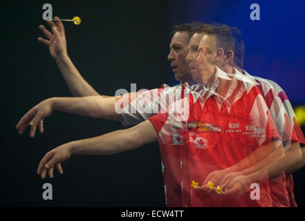 Londra, Regno Unito. Xix Dec, 2014. William Hill PDC Mondiale Campionato di freccette. Esposizione multipla di Dave Richardson [può]. Credito: Azione Sport Plus/Alamy Live News Foto Stock