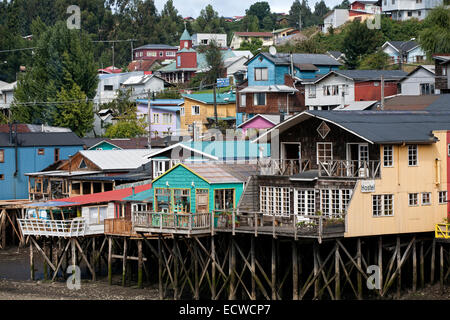 Palafito tradizionali case. Gamboa distretto. Castro. Isola di Chiloe. Cile Foto Stock