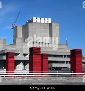 Londra - Giugno 15. 'Passo' è il Teatro Nazionale temporanea del legno rosso venue che celebra avventuroso, ambizioso e une Foto Stock