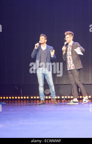 Peter Andre intervistata sul palco con Henry Holland di abbigliamento Show Live, Birmingham NEC, 2014 Foto Stock