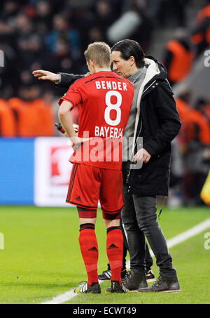 Leverkusen, Germania. Xx Dec, 2014. Bundesliga tedesca 1, stagione 2014/2015, giornata 16, Bayer 04 Leverkusen vs Eintracht Frankfurt ---- pullman, manager Roger Schmidt (Leverkusen) e Lars Bender (Leverkusen) Credito: kolvenbach/Alamy Live News Foto Stock