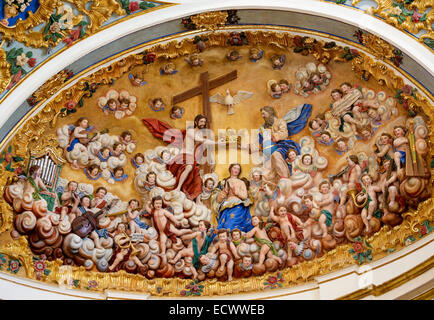 Sculture raffiguranti la Beata Vergine Maria e la trinità in cielo. Questa famosa opera d'arte Foto Stock