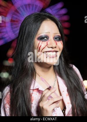 Costumi di Halloween in Chatan Town, Okinawa, in Giappone. Okinawa multiculturale della popolazione ha reso western feste popolari. Foto Stock