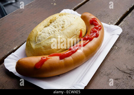 Wurstchen mit brot, Tedesco snack Foto Stock