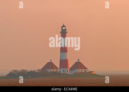 Faro Westerheversand, Westerhever, Eiderstedt, Frisia settentrionale, Schleswig-Holstein, Germania, Europa Foto Stock