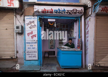 Negozio in una Jodhpur street, India Foto Stock