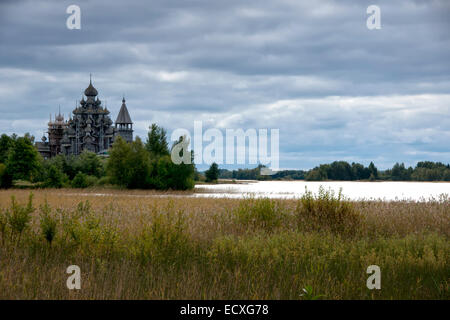 Chiesa della Trasfigurazione a Kizhi isola sul Lago Onega nella Russia settentrionale. Foto Stock