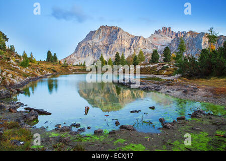 Limides Lago e Monte Lagazuoi, Dolomiti Foto Stock