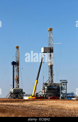 Flex carri di perforazione in funzione, Williston bacino. Foto Stock