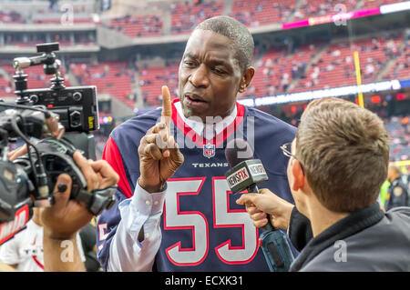 Houston, Texas, Stati Uniti d'America. Xxi Dec, 2014. Dikembe Mutomboduring NFL stagione regolare partita di calcio tra la Baltimore Ravens e Houston Texans al NRG Stadium di Houston, TX. Credito: csm/Alamy Live News Foto Stock