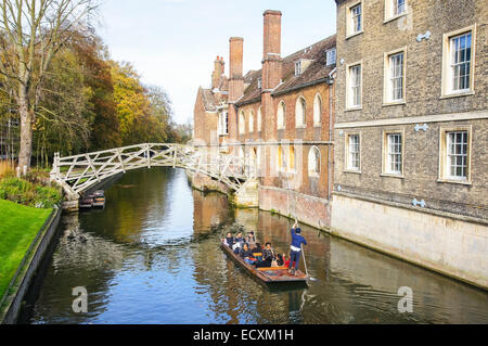 Ponte matematico sul fiume Cam a Cambridge Cambridgeshire Inghilterra Regno Unito Foto Stock