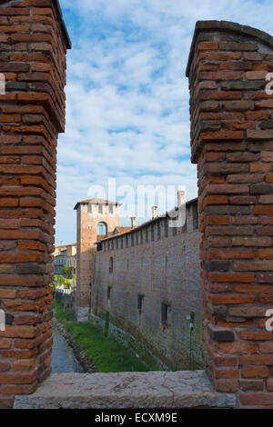Dettaglio di Castelvecchio, o il vecchio castello merlature a Verona, Italia settentrionale Foto Stock