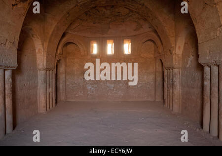 Il castello di deserto di Qasr Kharana o Qasr al-Harrana o Qasr al-Kharanah, Kharaneh o Hraneh, Giordania Foto Stock