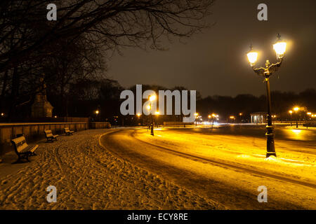 Siegessäule a Berlino in inverno con la neve Foto Stock