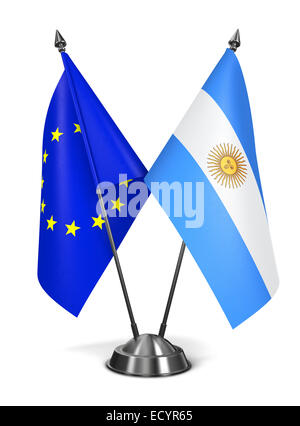 Ue e l'Argentina - Bandiere in miniatura. Foto Stock