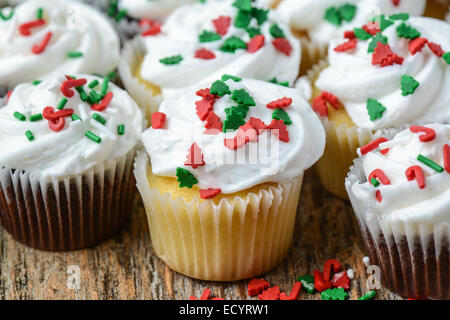 Cioccolato e vaniglia tortini di Natale Foto Stock