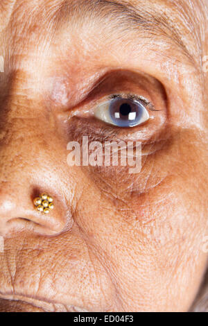 1 indian vecchia donna Senior Foto Stock