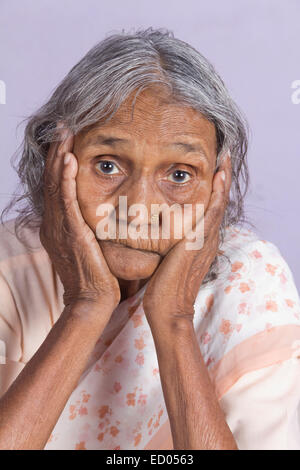 1 indian vecchia donna Senior Foto Stock